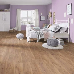Laminátová podlaha KronoOriginal Atlantic 8 Dub Firebrand K450 v priestrannej spálni