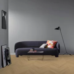 Vinylová podlaha Parador Trendtime 10 Chevron Dub Oxford prírodný 1750868 v izbe-s-pohovkou