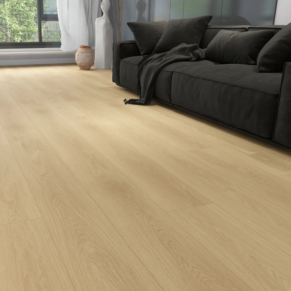 Kompozitná podlaha SolidStep ADVANCE Pure Dub Alvero ST1101 v obývačke s gaučom