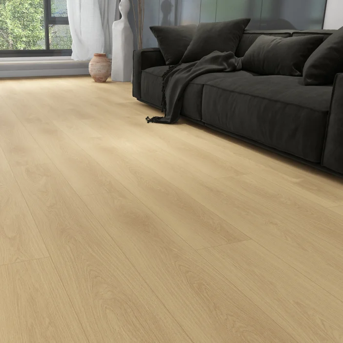 Kompozitná podlaha SolidStep ADVANCE Pure Dub Alvero ST1101 v obývačke s gaučom
